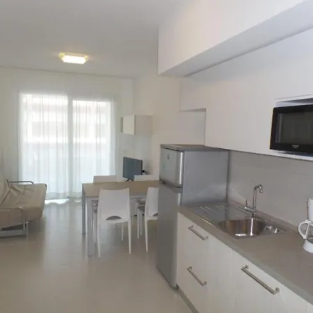 Apartmán Modern Featuring A Rooftop Pool Bibione